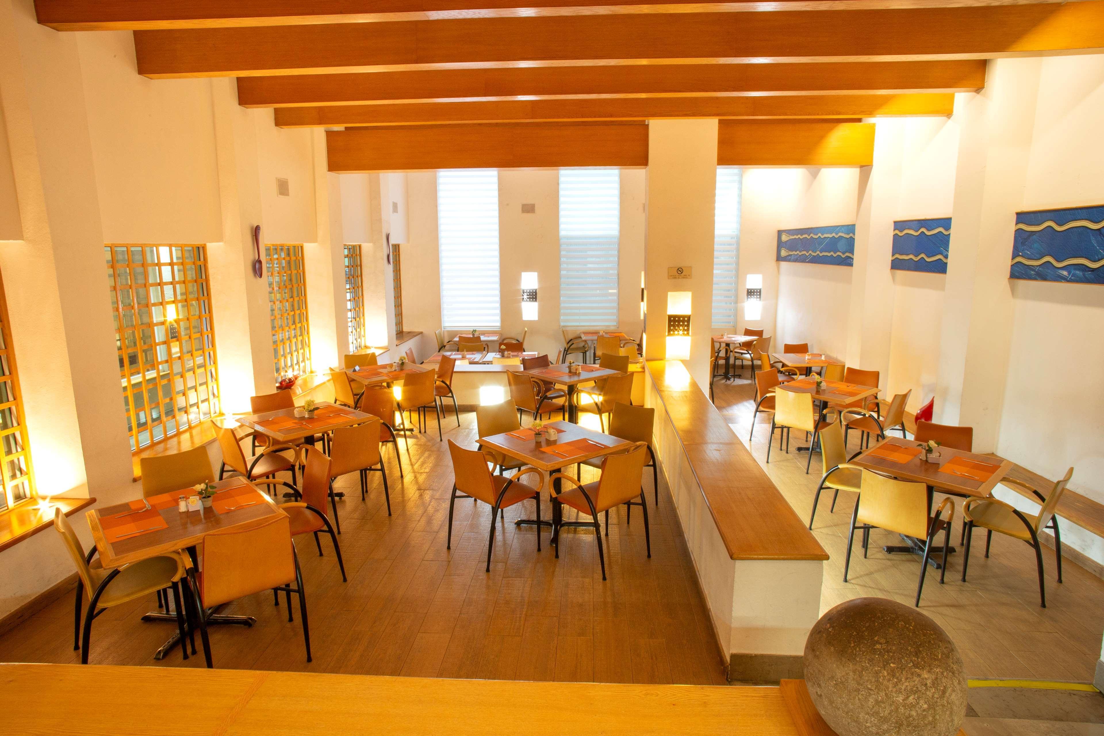 Best Western Plus Monterrey Colon Exterior foto
