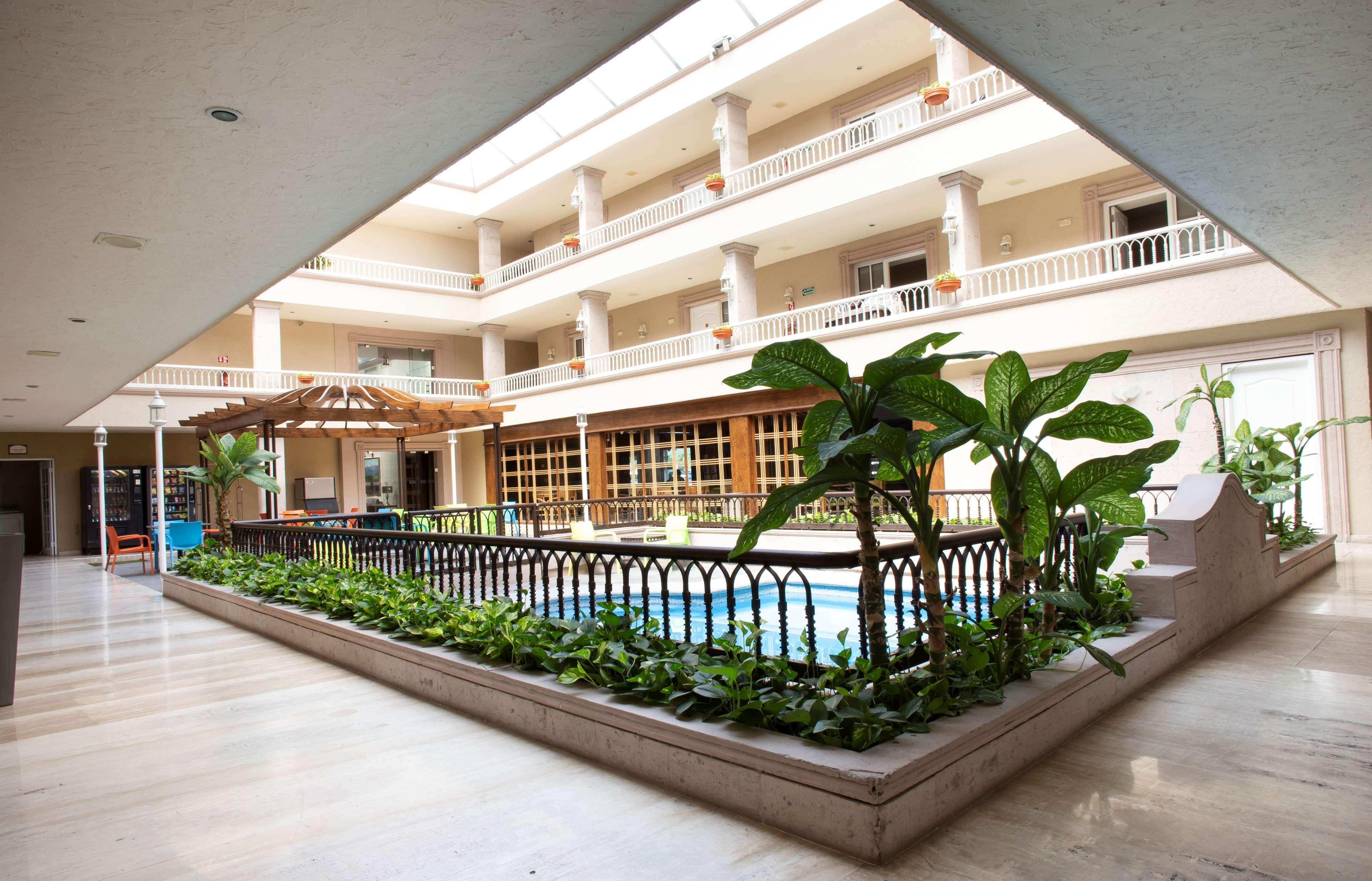 Best Western Plus Monterrey Colon Exterior foto