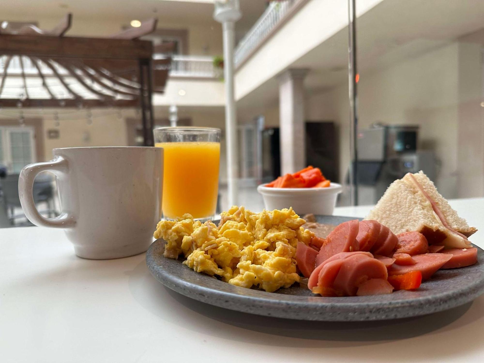 Best Western Plus Monterrey Colon Exterior foto